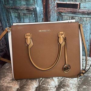 Michael Michael Kors NWT  Hope Large Saffiano Leather Colorblock Satchel